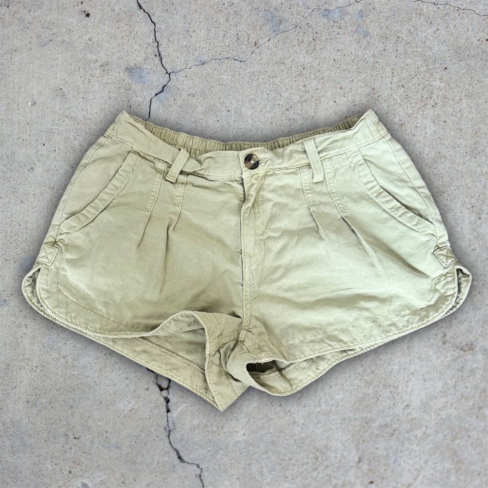 Aerie Green Pleated Utility Shorts Size Medium